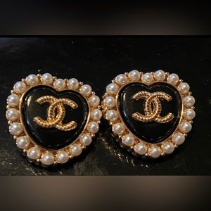 Authentic vintage black pearl heart 2 set buttons with CC Logo by Chanel!